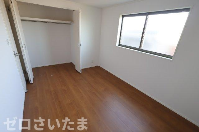 《仲介手数料無料》南区大字太田窪2609-4新築一戸建ての洋室