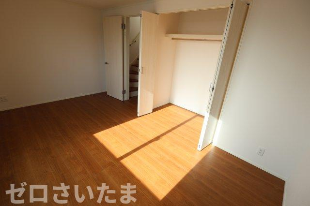 《仲介手数料無料》南区大字太田窪2609-4新築一戸建ての洋室