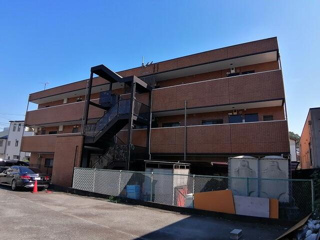 ハイツ井出の外観