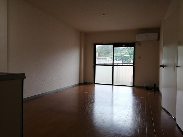 ハイツ井出の居間・リビング