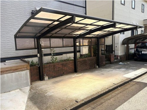 野田市春日町　中古戸建　平成10年築の駐車場