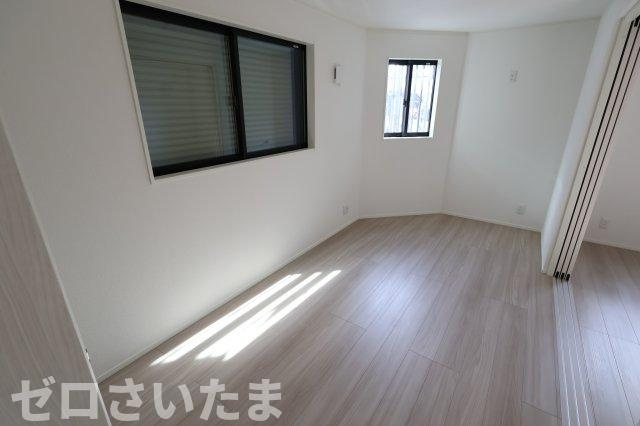 《仲介手数料無料》南区大字太田窪2609-4新築一戸建ての洋室