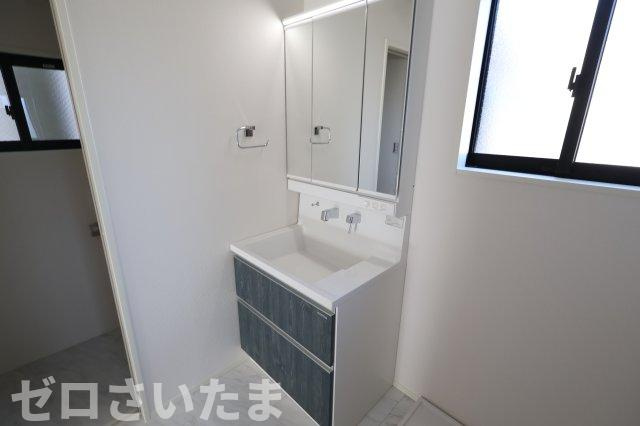 《仲介手数料無料》南区大字太田窪2609-4新築一戸建ての独立洗面台
