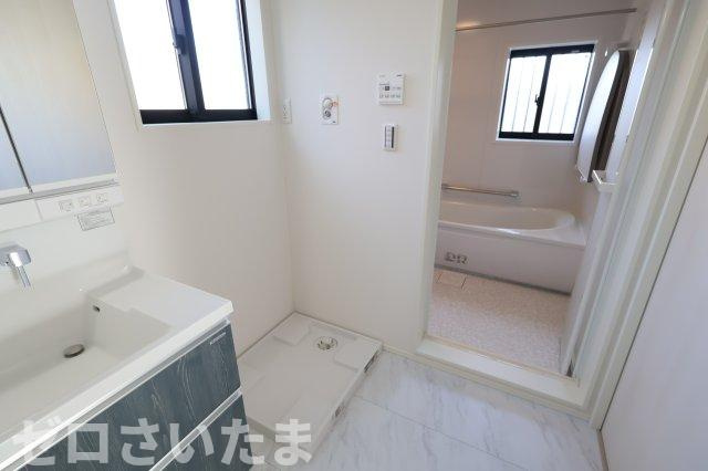 《仲介手数料無料》南区大字太田窪2609-4新築一戸建てのランドリースペース
