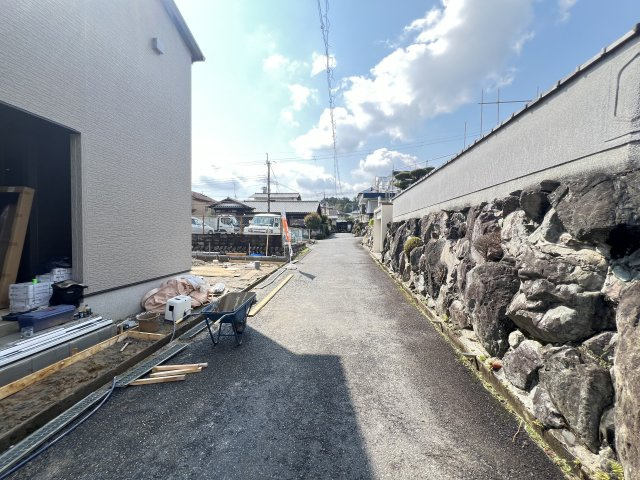 橿原市菖蒲町　第1期　全2棟の前面道路含む現地写真|前面道路含む現地写真です