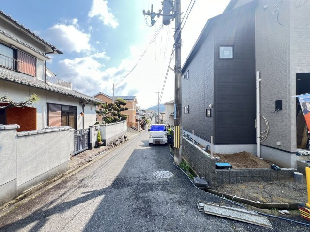 橿原市菖蒲町　第1期　全2棟の前面道路含む現地写真|前面道路含む現地写真です