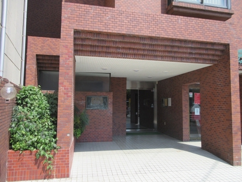 ライオンズマンション久留米のエントランス|ゆとりのあるエントランスです