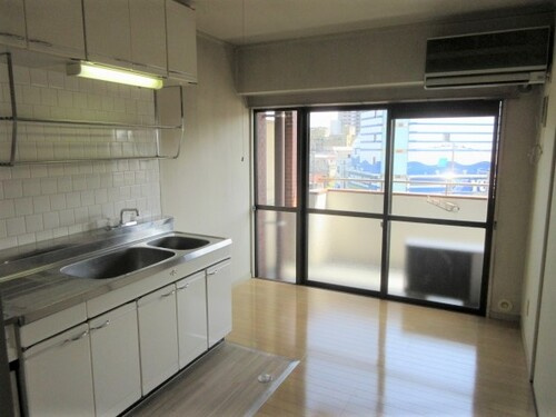 ライオンズマンション久留米の居間・リビング|こちらの居間で趣味の時間をお楽しみください※同タイプのお部屋になります。