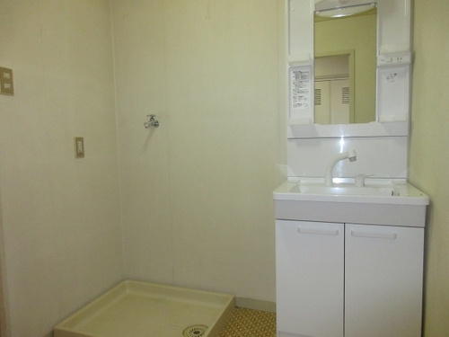 ライオンズマンション久留米の洗面所|使いやすい洗面所です※同タイプのお部屋になります。