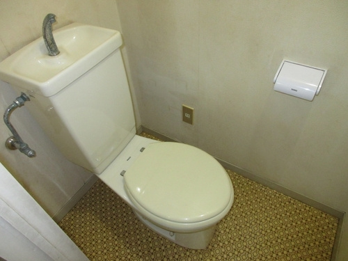 ライオンズマンション久留米のトイレ|清潔感のあるトイレです※同タイプのお部屋になります。