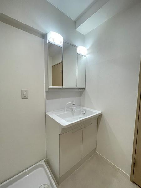 焼津市　駅北１丁目　中古マンション　２SLDKの独立洗面台