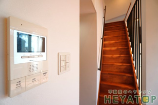 【セキュリティ】 | 不意の訪問もモニター付きドアホンで安心確認