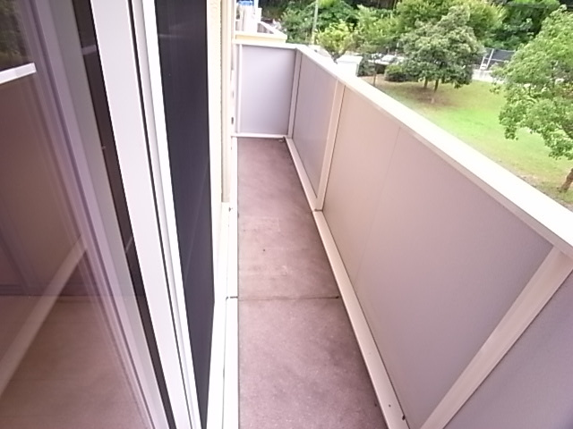 シャルマンハイムB棟のバルコニー