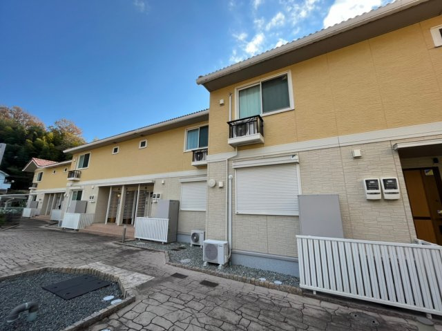 シャルマンハイムB棟のエントランス