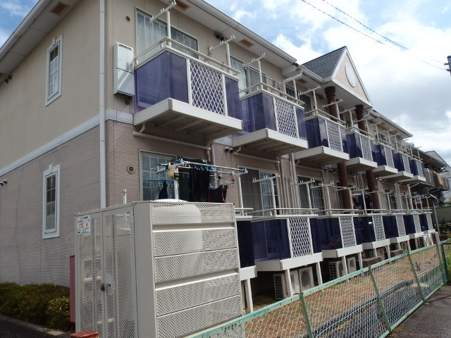 メイプル羽根北の外観