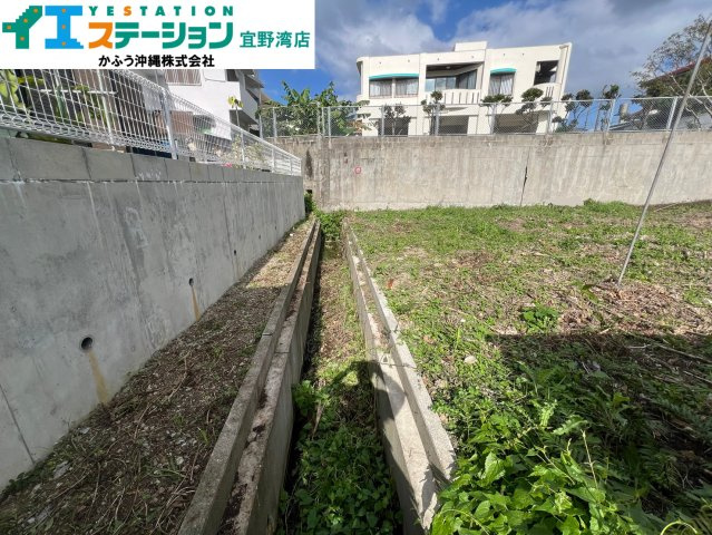 西原町字翁長東　土地の外観