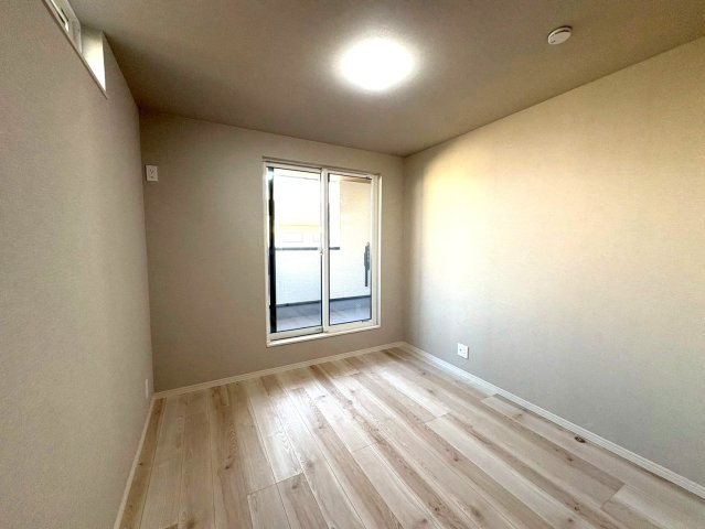 広々リビングの３ＬＤＫ◆インナーバルコニー付き◆駐車スペース２台分有り◆宇治市五ヶ庄上村の洋室|洋室