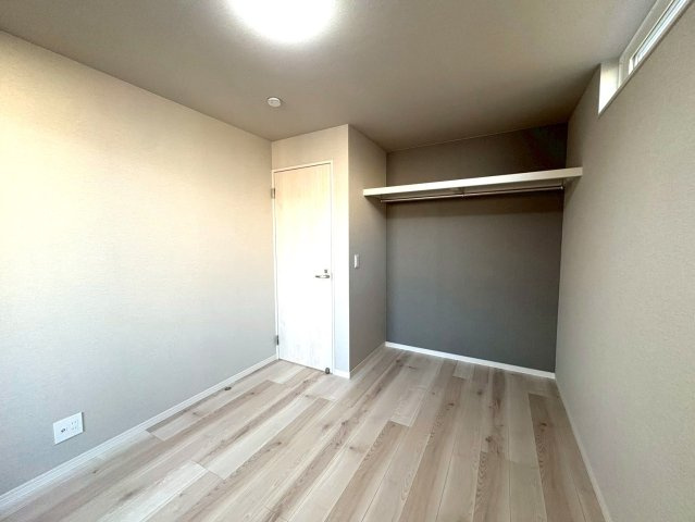 広々リビングの３ＬＤＫ◆インナーバルコニー付き◆駐車スペース２台分有り◆宇治市五ヶ庄上村の洋室|洋室