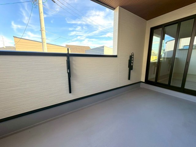 広々リビングの３ＬＤＫ◆インナーバルコニー付き◆駐車スペース２台分有り◆宇治市五ヶ庄上村のバルコニー|バルコニー