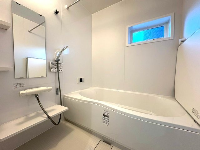 広々リビングの３ＬＤＫ◆インナーバルコニー付き◆駐車スペース２台分有り◆宇治市五ヶ庄上村の浴室|浴室