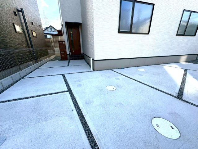 広々リビングの３ＬＤＫ◆インナーバルコニー付き◆駐車スペース２台分有り◆宇治市五ヶ庄上村の駐車場|駐車場