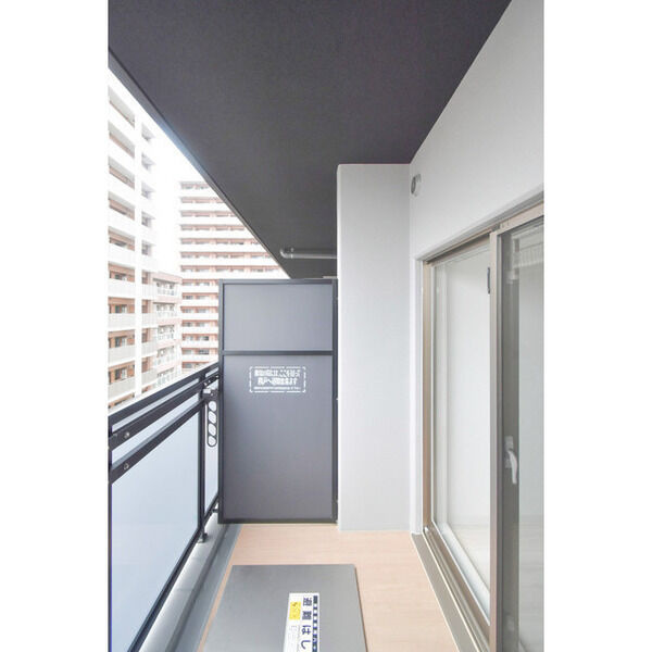 アドバンス大阪リーヴァのバルコニー