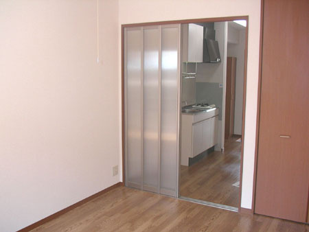 泉大津市若宮町のハイツの居間・リビング|ゆったりとした居間です