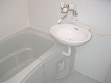 泉大津市若宮町のハイツの浴室|日々の疲れを癒すお風呂付です