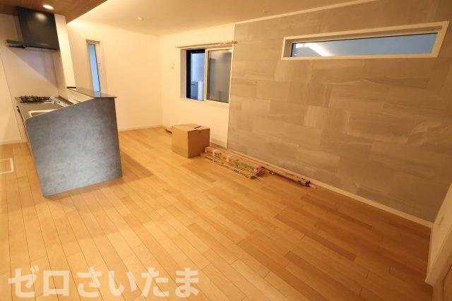 《仲介手数料無料》浦和区大東２丁目23-5新築一戸建てグランパティオの居間・リビング