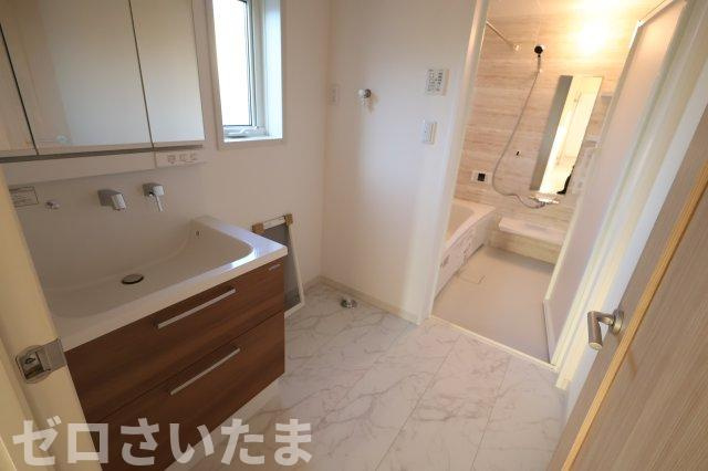 《仲介手数料無料》浦和区大東２丁目23-5新築一戸建てグランパティオのランドリースペース