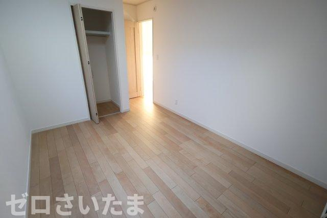 《仲介手数料無料》浦和区大東２丁目23-5新築一戸建てグランパティオの洋室