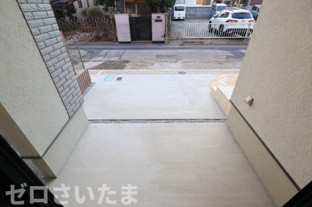 《仲介手数料無料》浦和区大東２丁目23-5新築一戸建てグランパティオの駐車場
