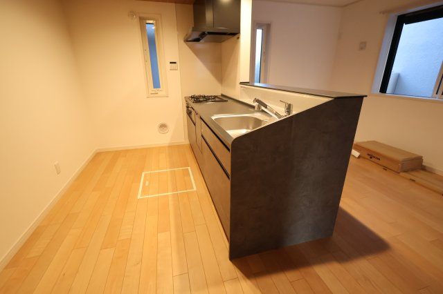 《仲介手数料無料》浦和区大東２丁目23-5新築一戸建てグランパティオのキッチン