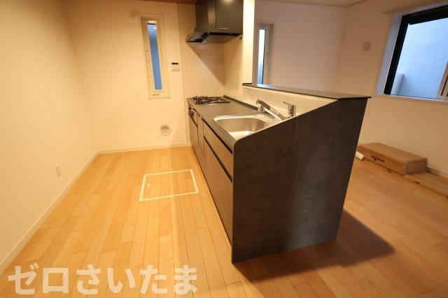 《仲介手数料無料》浦和区大東２丁目23-5新築一戸建てグランパティオのキッチン