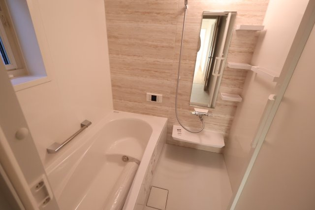 《仲介手数料無料》浦和区大東２丁目23-5新築一戸建てグランパティオの浴室