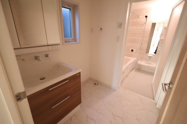 《仲介手数料無料》浦和区大東２丁目23-5新築一戸建てグランパティオのランドリースペース