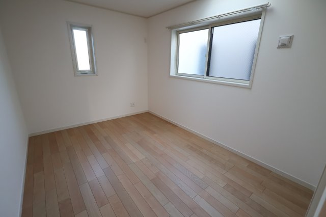 《仲介手数料無料》浦和区大東２丁目23-5新築一戸建てグランパティオの洋室