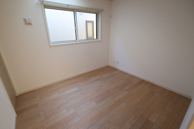 《仲介手数料無料》浦和区大東２丁目23-5新築一戸建てグランパティオの洋室