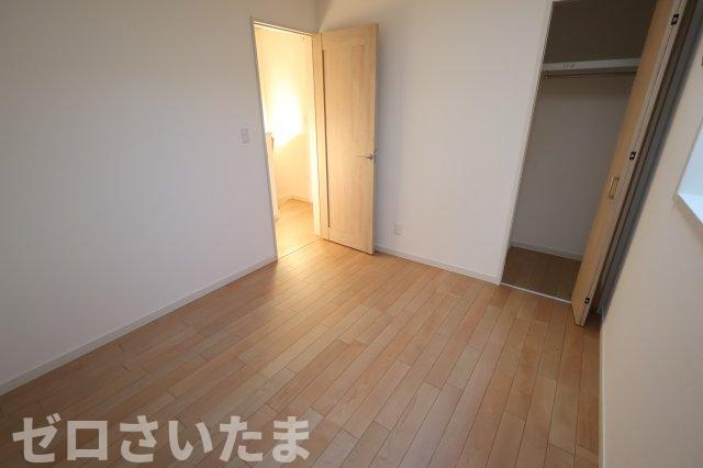 《仲介手数料無料》浦和区大東２丁目23-5新築一戸建てグランパティオの洋室