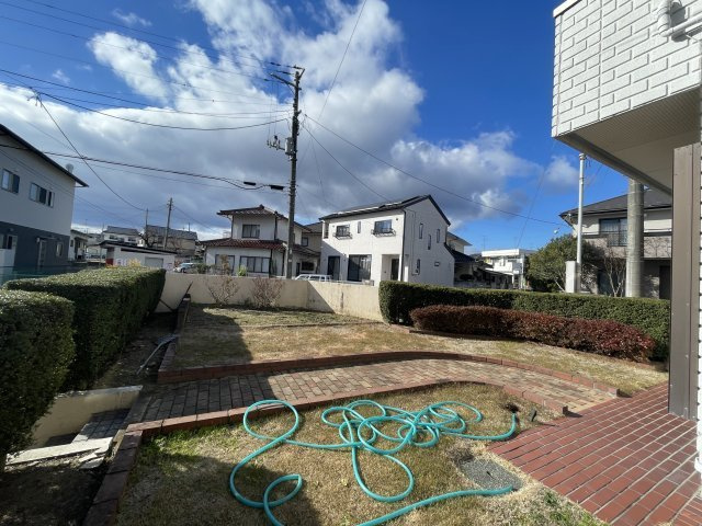 中古戸建・中古住宅　郡山市富田町上赤沼　富田東小・富田中の庭|お庭もございますので、ガーデニングやお野菜を育てたり趣味の幅が広がります。
駐車場増設工事相談も可能です。