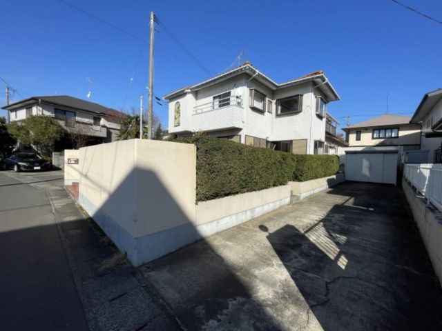 中古戸建・中古住宅　郡山市富田町上赤沼　富田東小・富田中の駐車場|現在駐車場は縦列3台です。