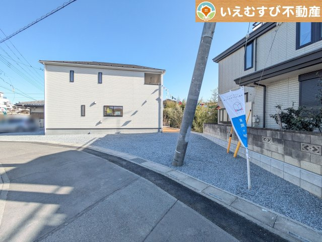 Cradle garden　熊谷市原島第1の駐車場|2台駐車可能なスペース完備
しっかり舗装してある駐車スペースで天気が悪く足元が悪い日でも乗り降りしやすい♪