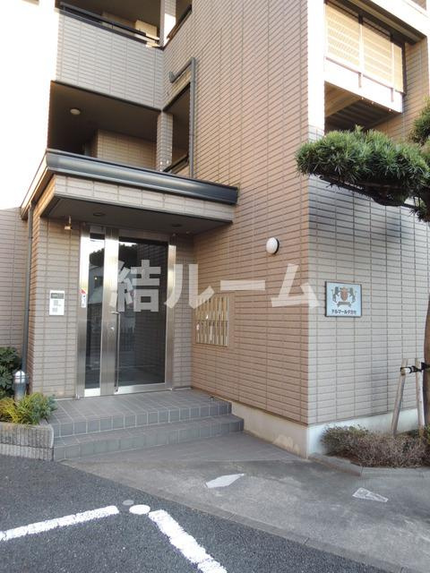 練馬区春日町４丁目の賃貸マンションのエントランス