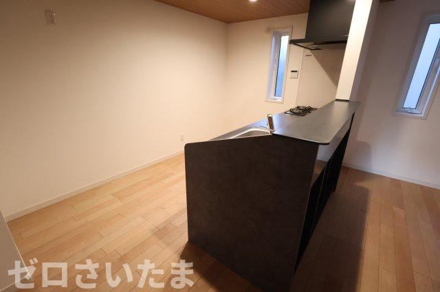 《仲介手数料無料》浦和区大東２丁目23-5新築一戸建てグランパティオのキッチン