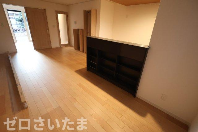 《仲介手数料無料》浦和区大東２丁目23-5新築一戸建てグランパティオの居間・リビング