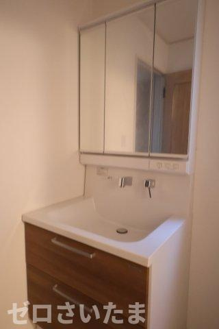 《仲介手数料無料》浦和区大東２丁目23-5新築一戸建てグランパティオの独立洗面台