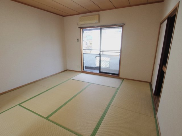 レジデンス川本A棟の和室