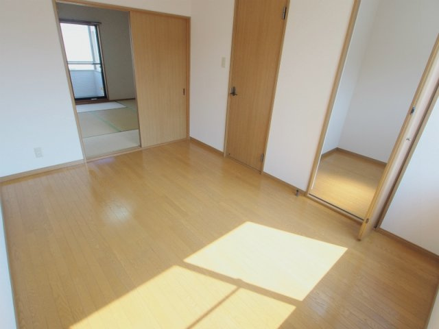 レジデンス川本A棟の寝室