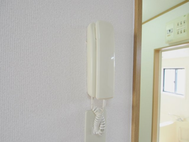 レジデンス川本A棟のエントランス