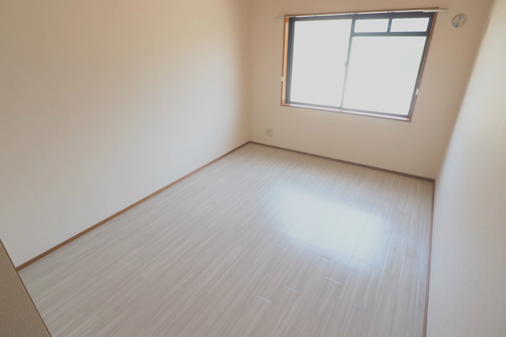 メゾン大町の寝室